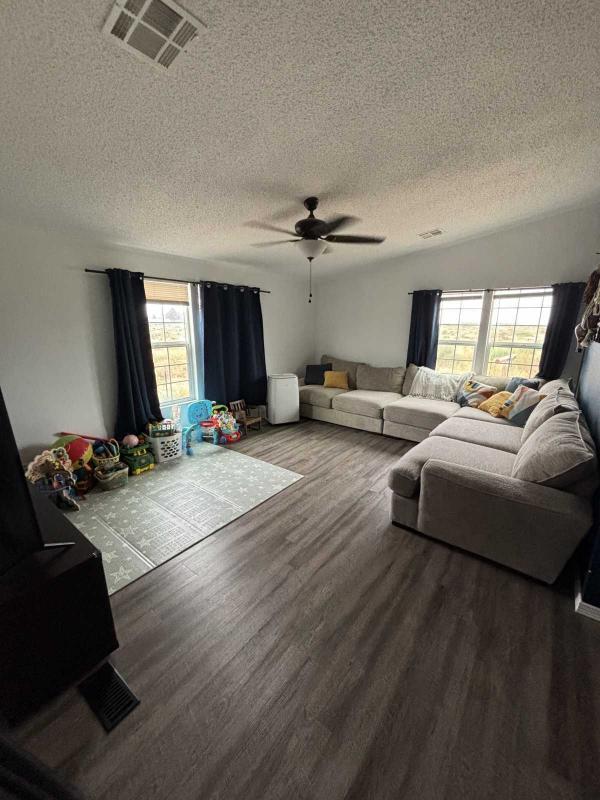 1998 Oakwood Mobile Home For Sale