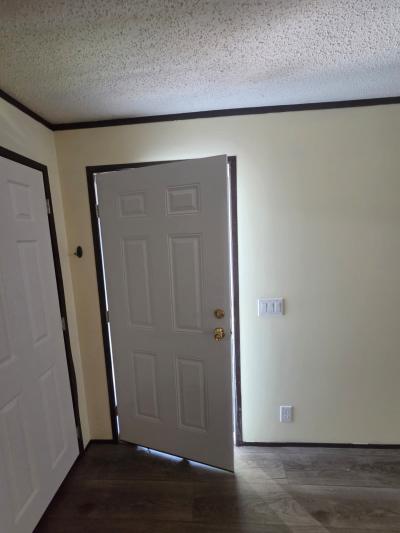 Photo 5 of 26 of home located at 3416 Kramers Ln #71 Louisville, KY 40216