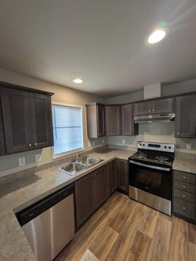 Photo 5 of 20 of home located at 4882 Lancaster Dr NE Sp. #138 Salem, OR 97305