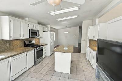Photo 5 of 18 of home located at 13691 Gavina Avenue, Space 533 Sylmar, CA 91342