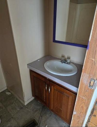 Photo 4 of 16 of home located at 328 W. 53rd St. #45 Anderson, IN 46016