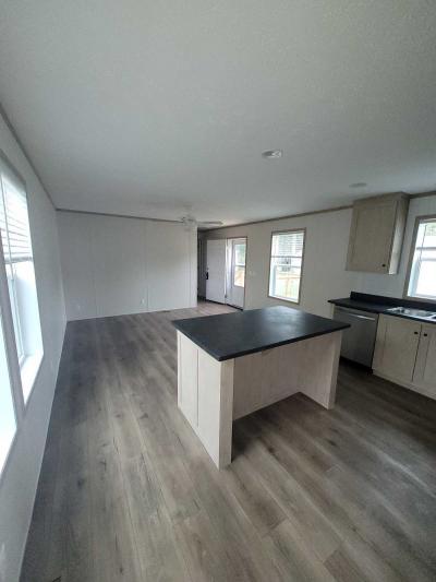 Photo 4 of 17 of home located at 3416 Kramers Ln #69 Louisville, KY 40216