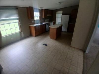 Photo 4 of 13 of home located at 895 Tubbs Road Benton, KY 42025