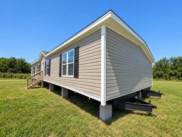 Photo 1 of 2 of home located at Heritage Homes Usa Inc. 918 Southeast Blvd Clinton, NC 28328