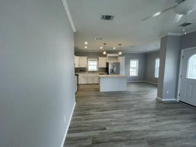 Photo 3 of 17 of home located at 137 East Sterling Way Leesburg, FL 34788