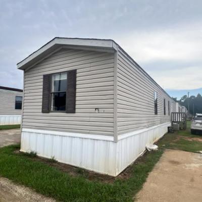Photo 2 of 25 of home located at 91 Teasley Lane Lavonia, GA 30553