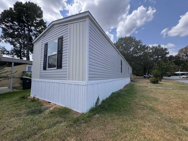 2027 Champion CHPR-1676H32P01 Mobile Home