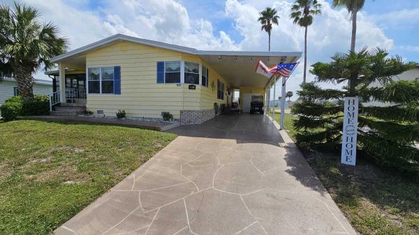 Photo 1 of 2 of home located at 2001 Bayou Dr S Ruskin, FL 33570