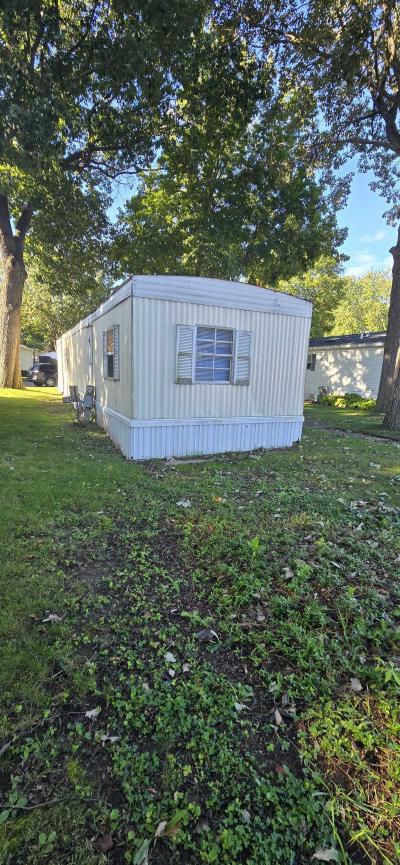 Photo 4 of 15 of home located at 203 Tudor Dr, #330 Lansing, MI 48906
