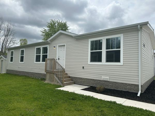 Photo 1 of 2 of home located at 3535 Winsford Drive Jackson, MI 49201