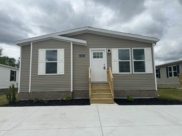 Photo 1 of 2 of home located at 3287 Strauss Court Jackson, MI 49201