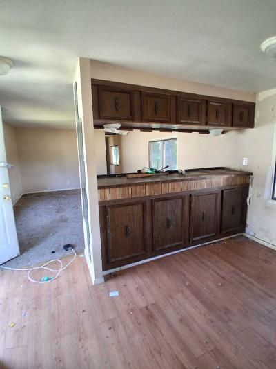 Photo 5 of 13 of home located at 20 SW John Quincy Ct Cascade Locks, OR 97014