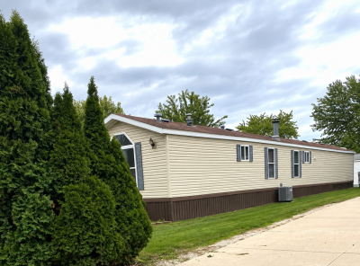 Photo 1 of 15 of home located at 4030 Deziel Ct. #534 Milford, MI 48381