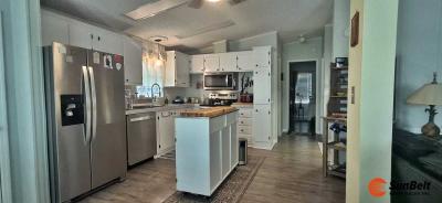 Photo 4 of 61 of home located at 1703 Indian Wells Avenue Ocala, FL 34472