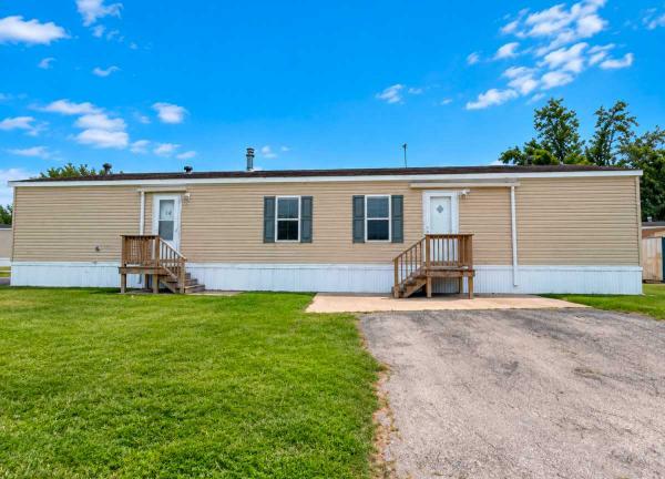 2010  Mobile Home For Sale