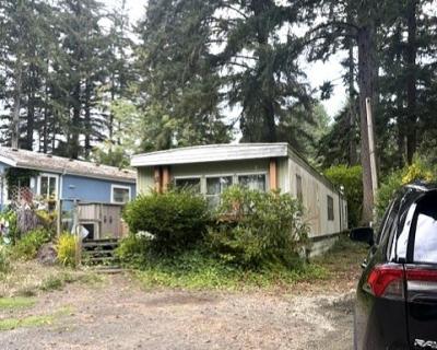 Photo 2 of 10 of home located at 89510 HWY 101 Sp. #12 Florence, OR 97439
