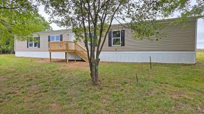 Mobile Home at 1805 Fogle Rd Loretto, KY 40037