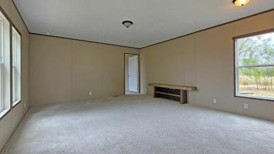 Photo 4 of 24 of home located at 1805 Fogle Rd Loretto, KY 40037