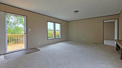 Photo 5 of 24 of home located at 1805 Fogle Rd Loretto, KY 40037