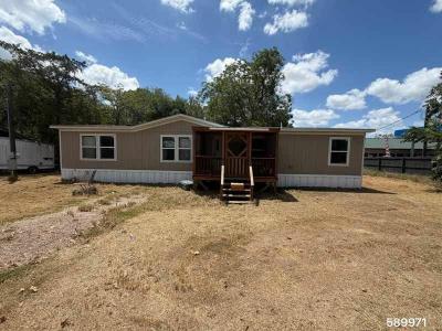 Mobile Home at 105 E Newman St Cuero, TX 77954
