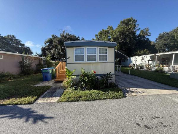 Photo 1 of 2 of home located at 30700 Us Hwy N, Lot 38 Palm Harbor, FL 34684