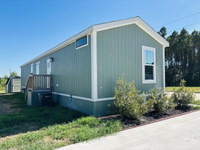 Photo 4 of 13 of home located at 10902 E Xavier St Conroe, TX 77303