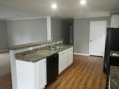 Photo 4 of 16 of home located at 5400 Collins Road, #153 Jacksonville, FL 32244