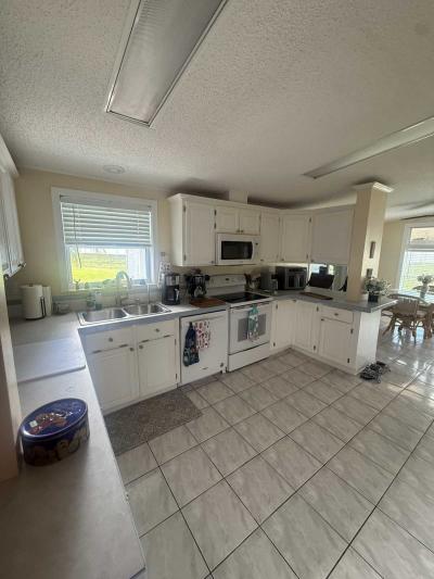 Photo 5 of 25 of home located at 5601 Duncan Rd #22 Punta Gorda, FL 33982