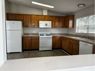 Photo 4 of 11 of home located at 43673 Charlemagne Ave, #239 Sterling Heights, MI 48314