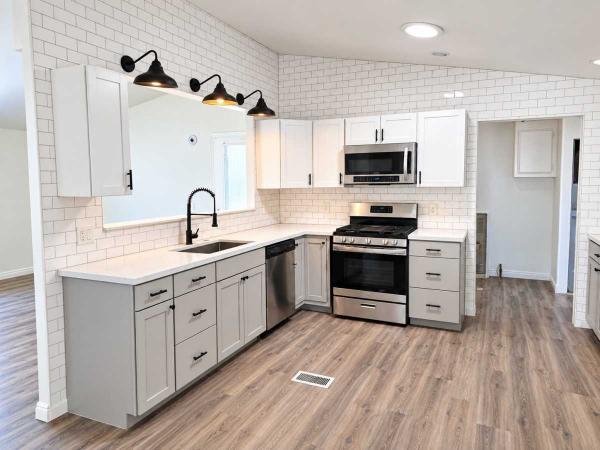1989  Mobile Home For Sale