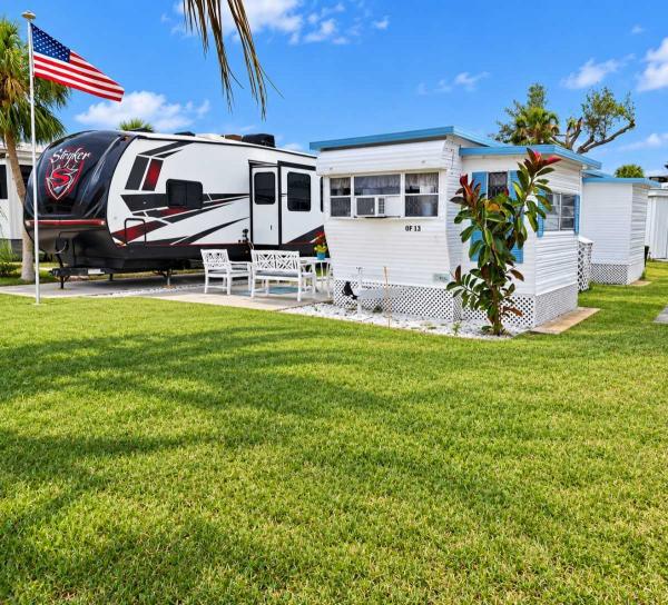 1985  Mobile Home For Sale