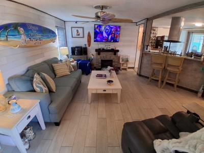 Photo 4 of 8 of home located at 399 Norwich Ln Melbourne Beach, FL 32951