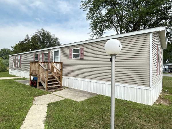 1999 Four Seasons Mobile Home For Sale