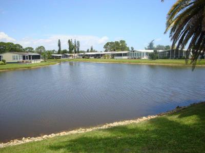 Photo 2 of 24 of home located at 1644 Columbus Circle Naples, FL 34110