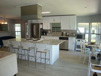 Photo 3 of 24 of home located at 1644 Columbus Circle Naples, FL 34110