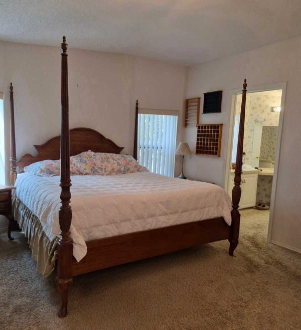 2000 Jacobsen Manufactured Home