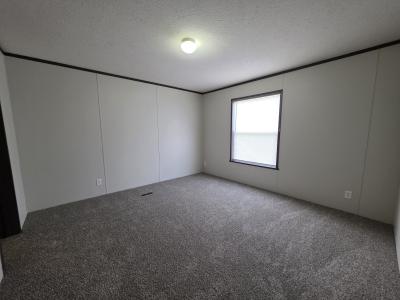 Photo 4 of 8 of home located at 544 Sorrel Drive Flint, MI 48506