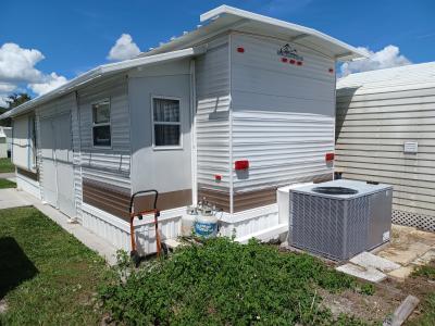 Photo 4 of 12 of home located at 37514 W. Demolay St Zephyrhills, FL 33541