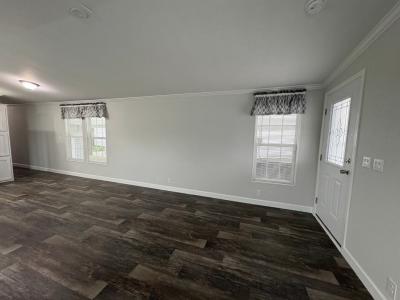 Photo 2 of 20 of home located at 329 Falcon Crest Plant City, FL 33565