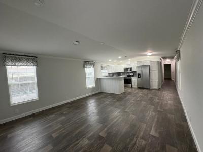 Photo 3 of 20 of home located at 329 Falcon Crest Plant City, FL 33565