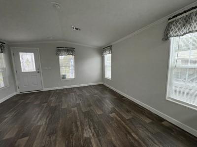 Photo 4 of 20 of home located at 329 Falcon Crest Plant City, FL 33565