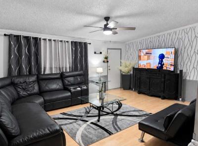 Photo 3 of 8 of home located at 6654 Woodthrush Hill Orlando, FL 32810