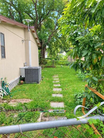 Photo 2 of 8 of home located at 6654 Woodthrush Hill Orlando, FL 32810