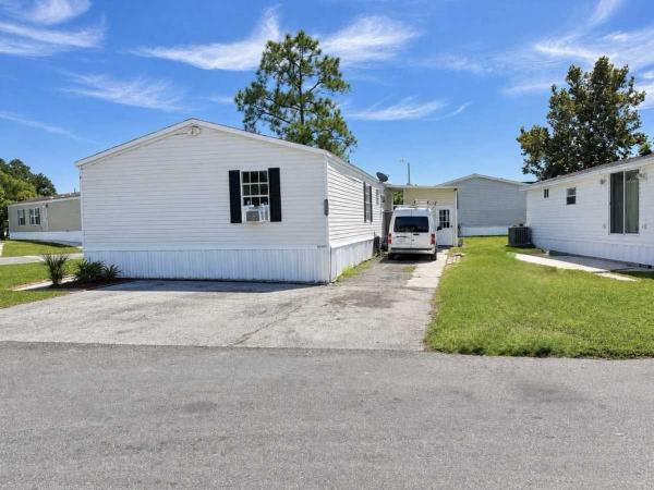 2005  Mobile Home For Sale