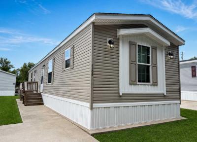 Mobile Home at 1106 Winter Park Drive Valparaiso, In 46385, Lot 1106 Valparaiso, IN 46385