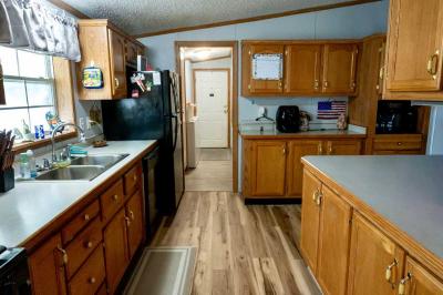 Photo 3 of 20 of home located at 1729 Kentucky Ave Elkhart, IN 46514