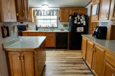 Photo 4 of 20 of home located at 1729 Kentucky Ave Elkhart, IN 46514