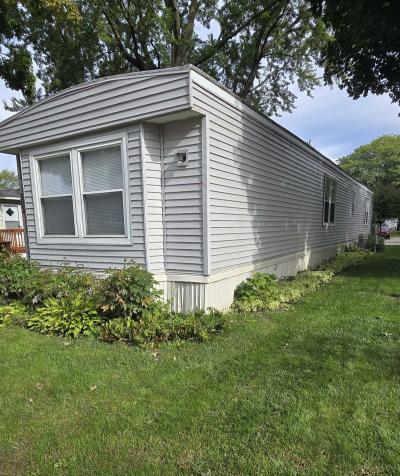 Photo 2 of 16 of home located at 303 Lancelot Pl, #58 Lansing, MI 48906