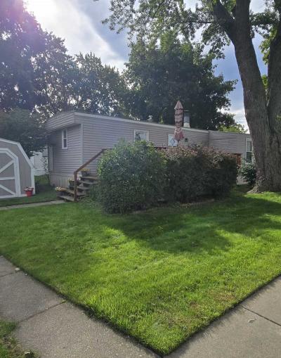 Photo 3 of 16 of home located at 303 Lancelot Pl, #58 Lansing, MI 48906