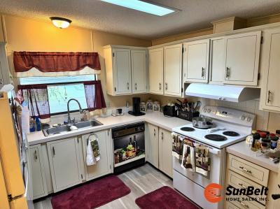 Photo 4 of 19 of home located at 2934 Griffin View Drive Lot 102 Lady Lake, FL 32159